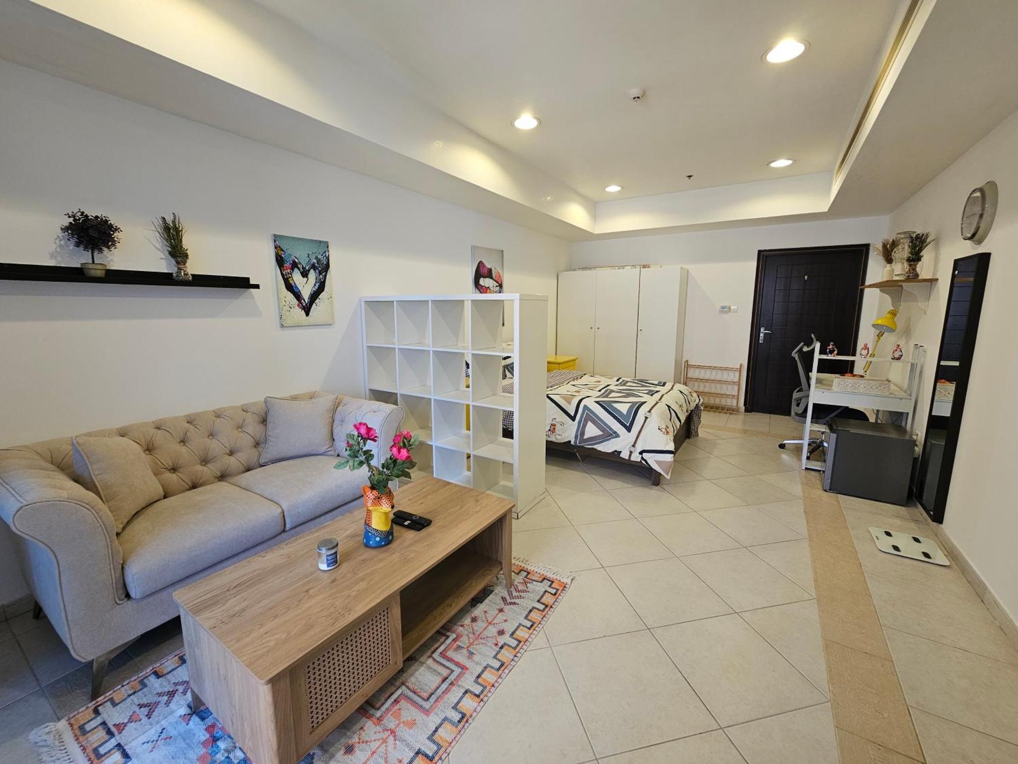 Super Host At Highest Residential Tower In The World, Private In A Shared Privatunterkunft *